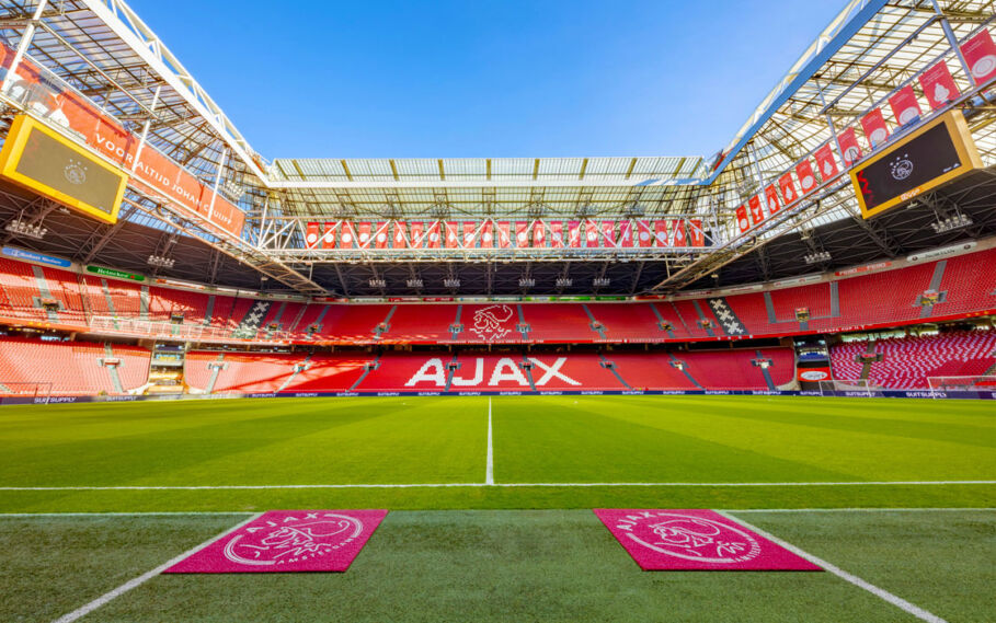 Mika Godts vertrekt definitief naar Ajax